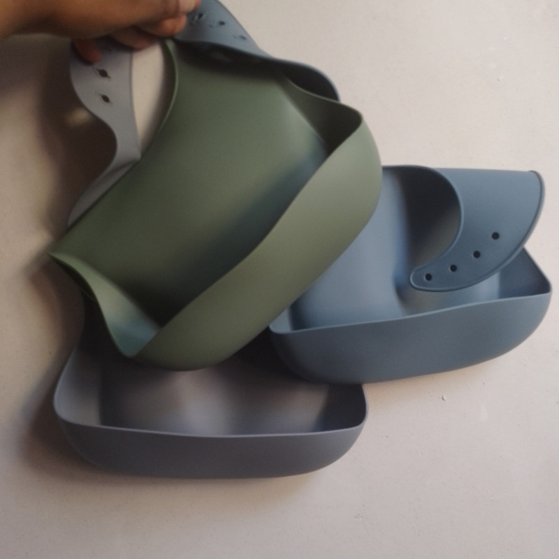 Silicone bib